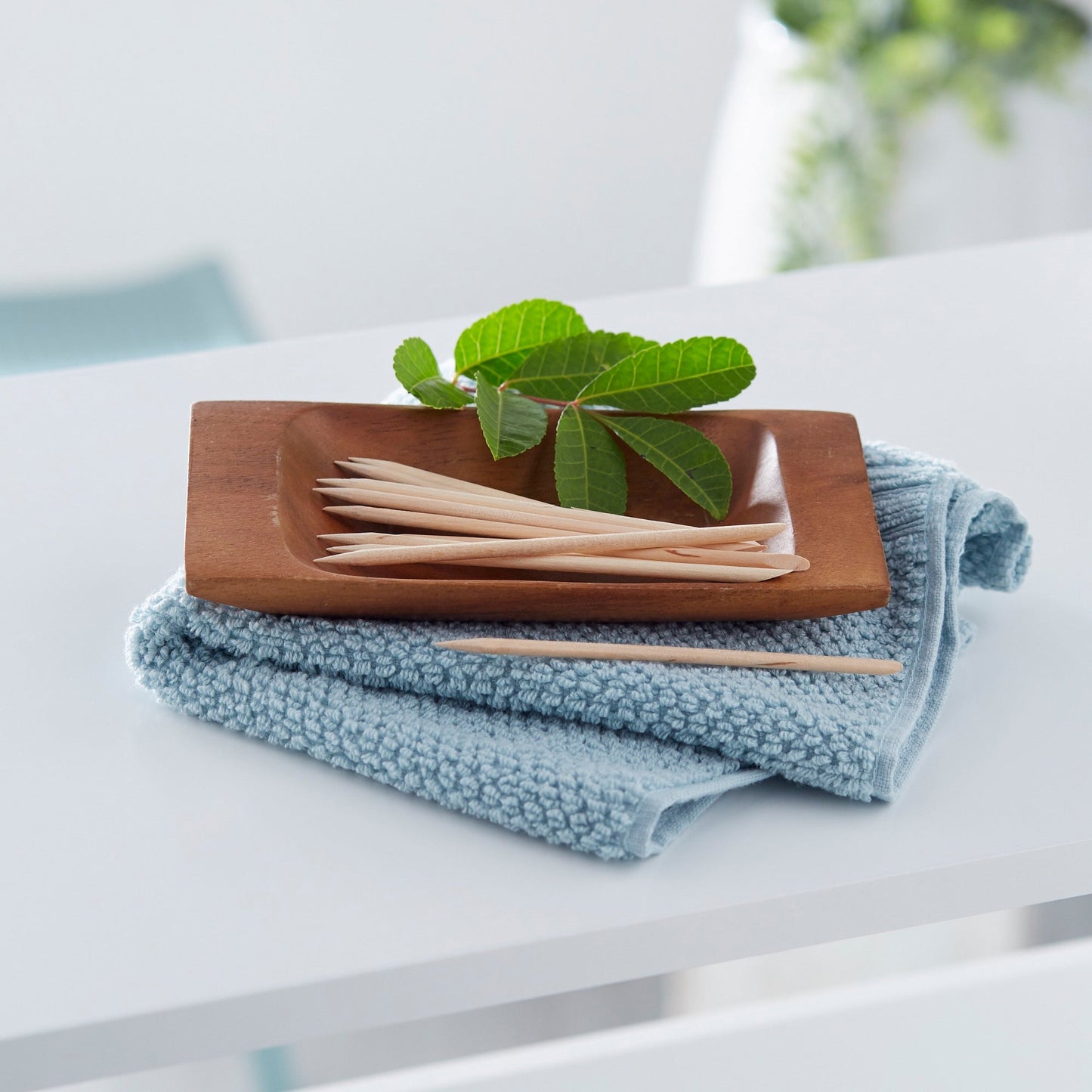 Manicure Stick McKesson 4.5 Inch 100% White Birch, Packaging Type- Box