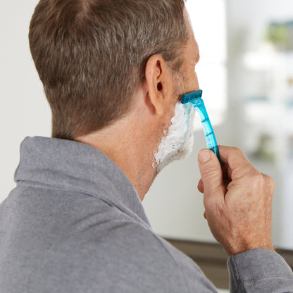 Personal Razor with Lubricating Strip McKesson Single Edge Triple Blade NonSterile Disposable, Packaging Type- Box